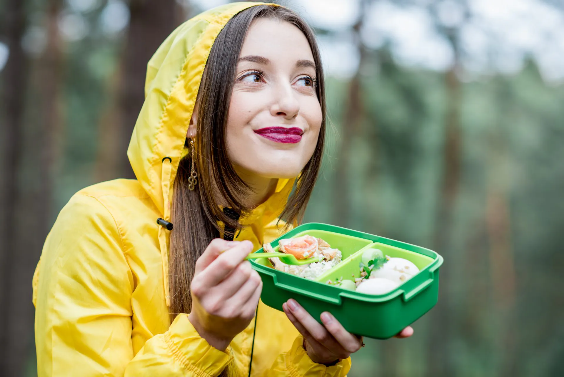 Young,Woman,Having,A,Snack,With,Healthy,Food,In,Lunch